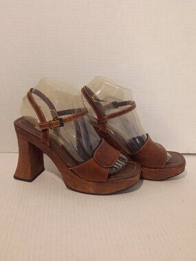 Vintage Y2K STEVE MADDEN “Lindsie” Leather Sandal Wooden 4" Heel Platform, Sz 8